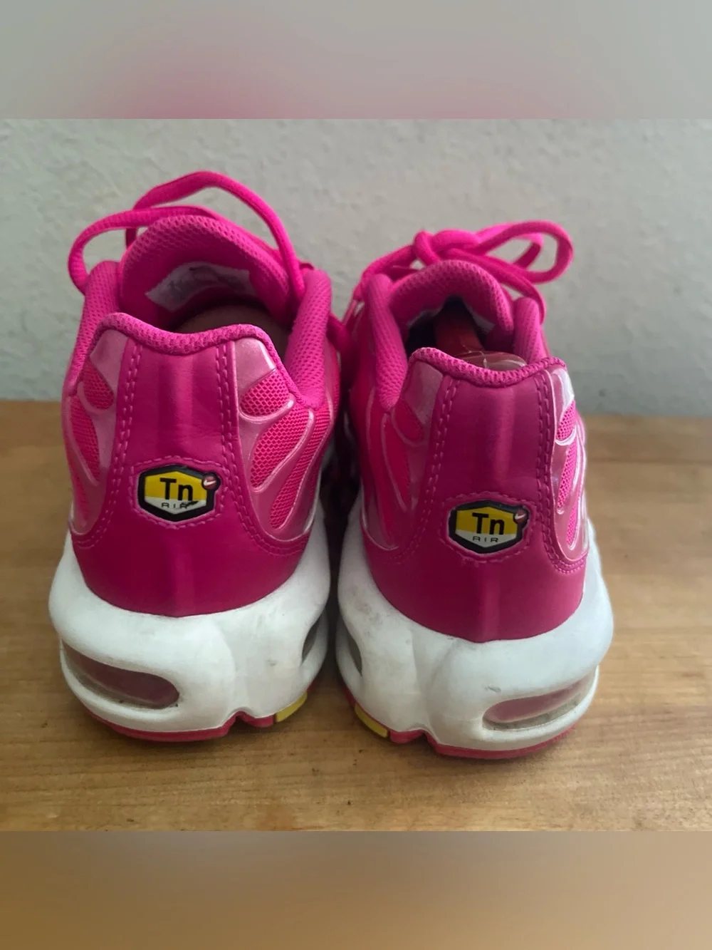 Nike Air Max Plus Women Pink/ White Sneaker Shoes DR9886 600 Sz 8